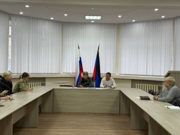 Татьяна Копылова: Сегодня, 20 ноября, в Управе Ворошиловского внутригородского района Администрации городского округа Донецк состоялась рабочая встреча хозяйствующих субъектов, осуществляющих деятельность по бул