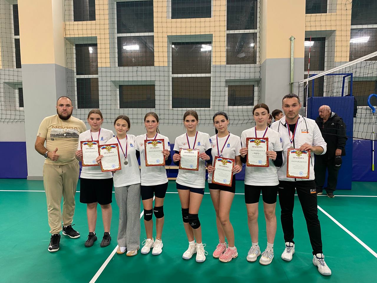 Мини-турнир по волейболу. В спортивном зале с. Ближнее состоялся мини-турнир по волейболу среди девушек Мини-турнир по волейболу. В спортивном зале с. Ближнее состоялся мини-турнир по волейболу среди девушек