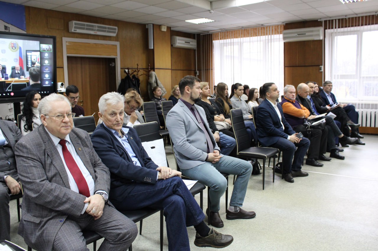 Конференция ДонГУ по денацификации объединила усилия ведущих ученых России Конференция ДонГУ по денацификации объединила усилия ведущих ученых России