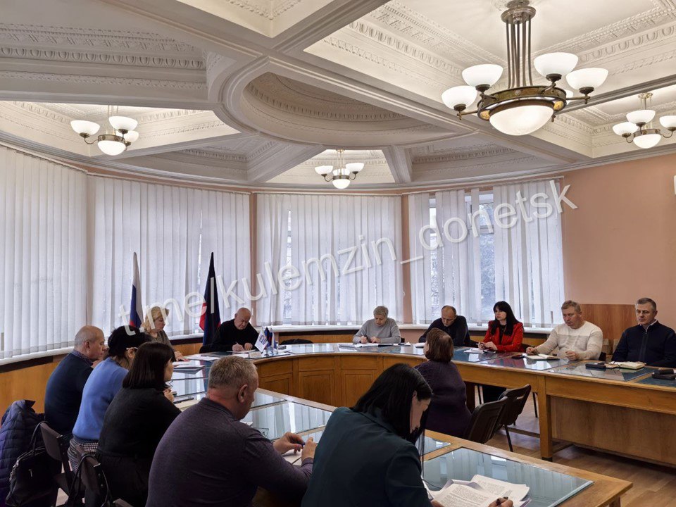 Сегодня советник главы администрации городского округа Донецк Николай Волков провёл приём граждан в общественной приёмной Донецкого городского местного отделения партии «Единая Россия» Сегодня советник главы администрации городского округа Донецк Николай Волков провёл приём граждан в общественной приёмной Донецкого городского местного отделения партии «Единая Россия»