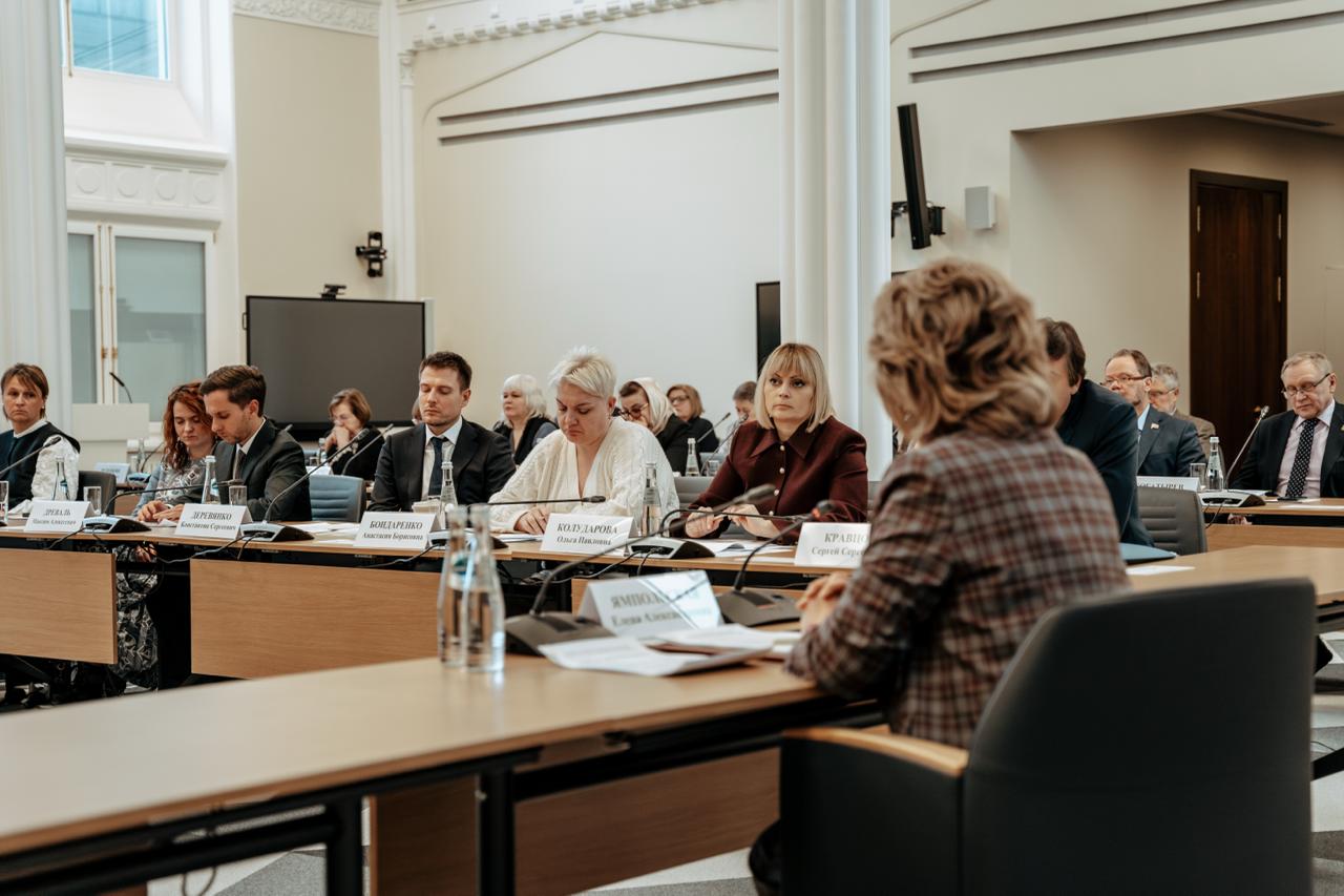 Совет при президенте обсудил поддержку русского языка Совет при президенте обсудил поддержку русского языка