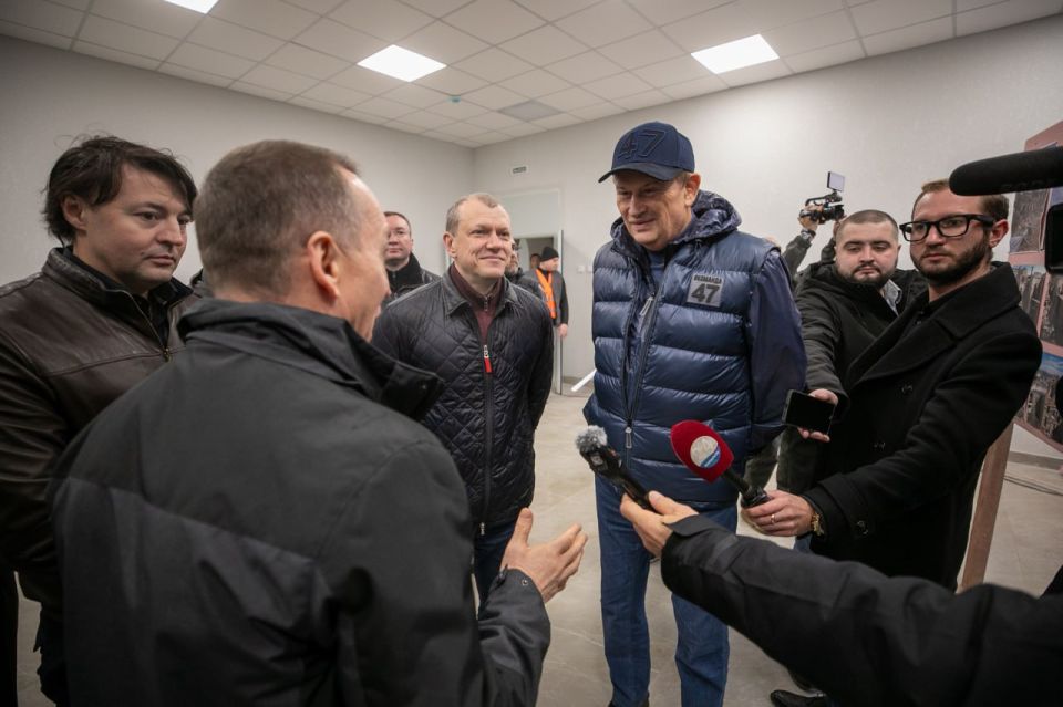 Антон Кольцов: С губернатором Ленинградской области Александром Дрозденко и вице-губернатором Николаем Цигановым осмотрели ряд объектов, которые Мариуполю помогает восстановить шеф-регион Антон Кольцов: С губернатором Ленинградской области Александром Дрозденко и вице-губернатором Николаем Цигановым осмотрели ряд объектов, которые Мариуполю помогает восстановить шеф-регион