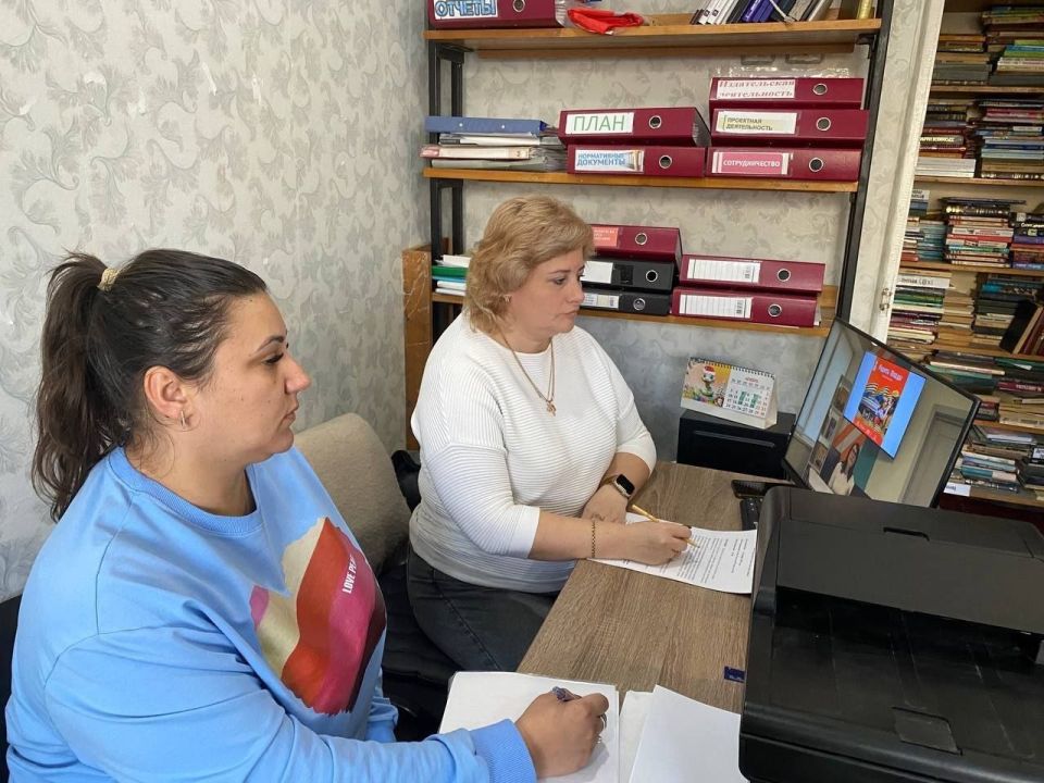 В Главной детской библиотеке Республики состоялся веб-семинар «Библиотеки – хранители и проводники военно-исторического наследия» В Главной детской библиотеке Республики состоялся веб-семинар «Библиотеки – хранители и проводники военно-исторического наследия»