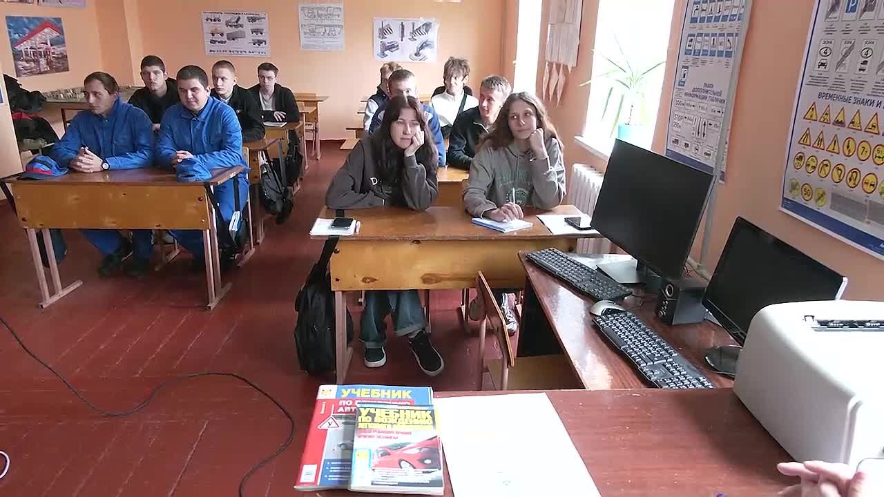 В республиканских техникумах выделены бюджетные места для подготовки машинистов кранов металлургического производства