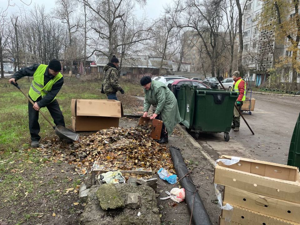 Сегодня, 20 ноября 2025 года, в рамках проекта «Городская среда», реализуемого Единой Россией , жители Кировского района приняли участие в традиционной экологической акции «Чистый четверг» Сегодня, 20 ноября 2025 года, в рамках проекта «Городская среда», реализуемого Единой Россией , жители Кировского района приняли участие в традиционной экологической акции «Чистый четверг»