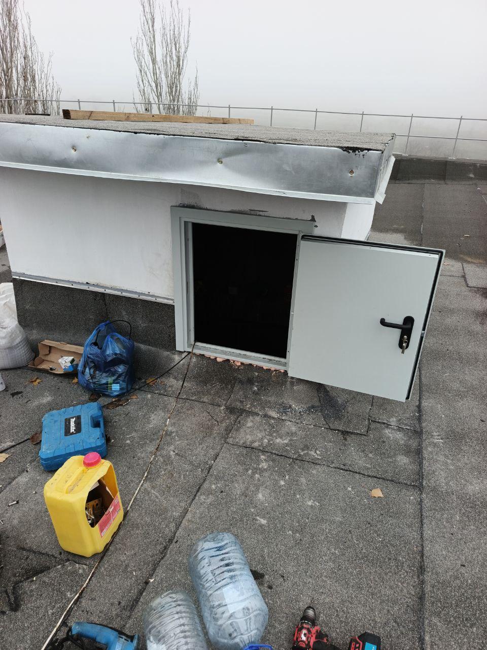 На кровле многоквартирного дома в Зугрэсе нижегородская бригада установит пожарные ограждения