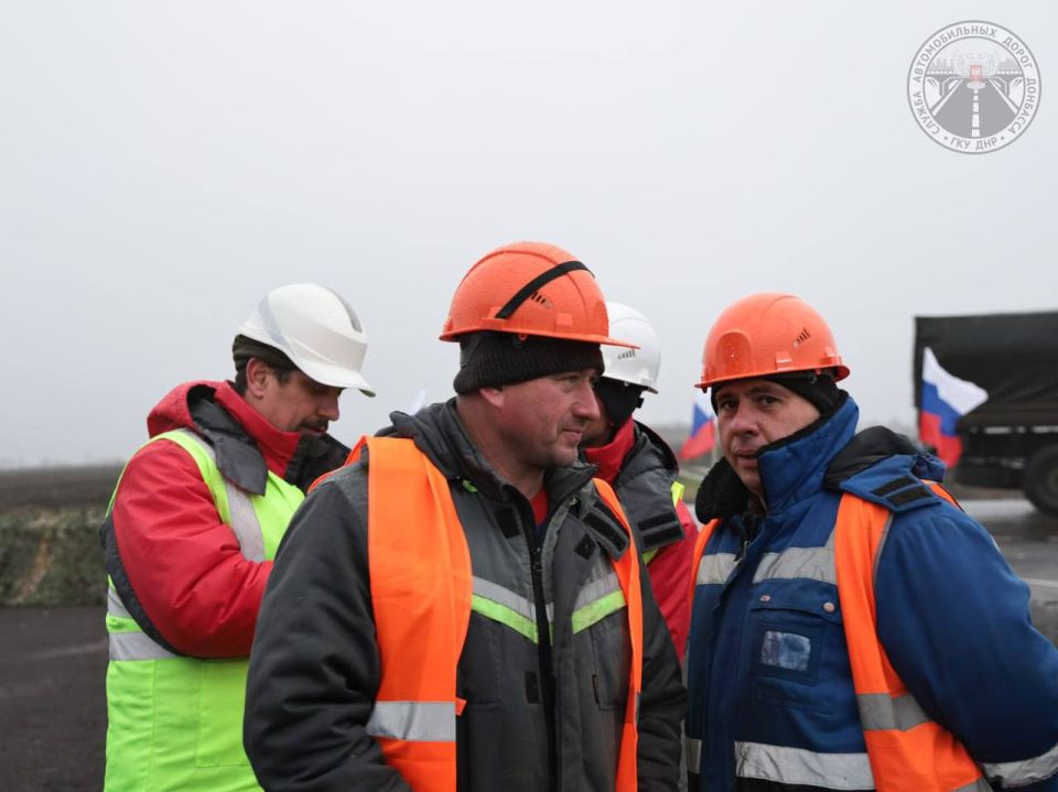 Плюс 113 километров обновленного дорожного покрытия на одной из ключевых автомобильных дорог Республики - «Донецк-Новоазовск-Седово» Плюс 113 километров обновленного дорожного покрытия на одной из ключевых автомобильных дорог Республики - «Донецк-Новоазовск-Седово»