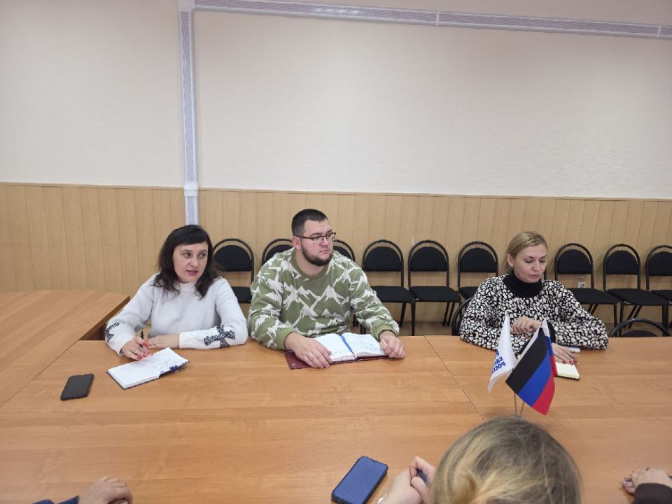 20 ноября в администрации городского округа Дебальцево состоялось обсуждение ключевых направлений благоустройства на период 2025-2030 годов 20 ноября в администрации городского округа Дебальцево состоялось обсуждение ключевых направлений благоустройства на период 2025-2030 годов