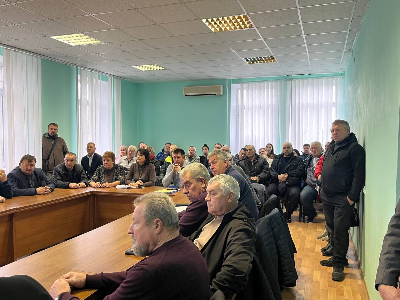 Василий Овчаров: Совместно с представителями ФКУ УПРДОР «ТАМАНЬ» и председателем Новоазовского муниципального совета Алексеем Яновским мы провели встречу с жителями Новоазовска Василий Овчаров: Совместно с представителями ФКУ УПРДОР «ТАМАНЬ» и председателем Новоазовского муниципального совета Алексеем Яновским мы провели встречу с жителями Новоазовска