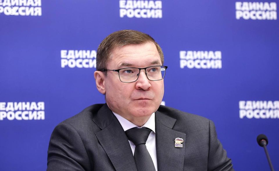 Сергей Кравцов обсудил капремонт и строительство учреждений образования с депутатами «Единой России» на совещании всероссийского штаба Сергей Кравцов обсудил капремонт и строительство учреждений образования с депутатами «Единой России» на совещании всероссийского штаба
