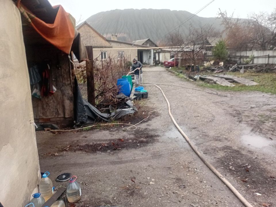Сегодня, 20 ноября, в Кировском внутригородском районе, согласно поступившим заявкам, был организован подвоз воды для жителей домов, в которые в установленный графиком день не поступила вода Сегодня, 20 ноября, в Кировском внутригородском районе, согласно поступившим заявкам, был организован подвоз воды для жителей домов, в которые в установленный графиком день не поступила вода