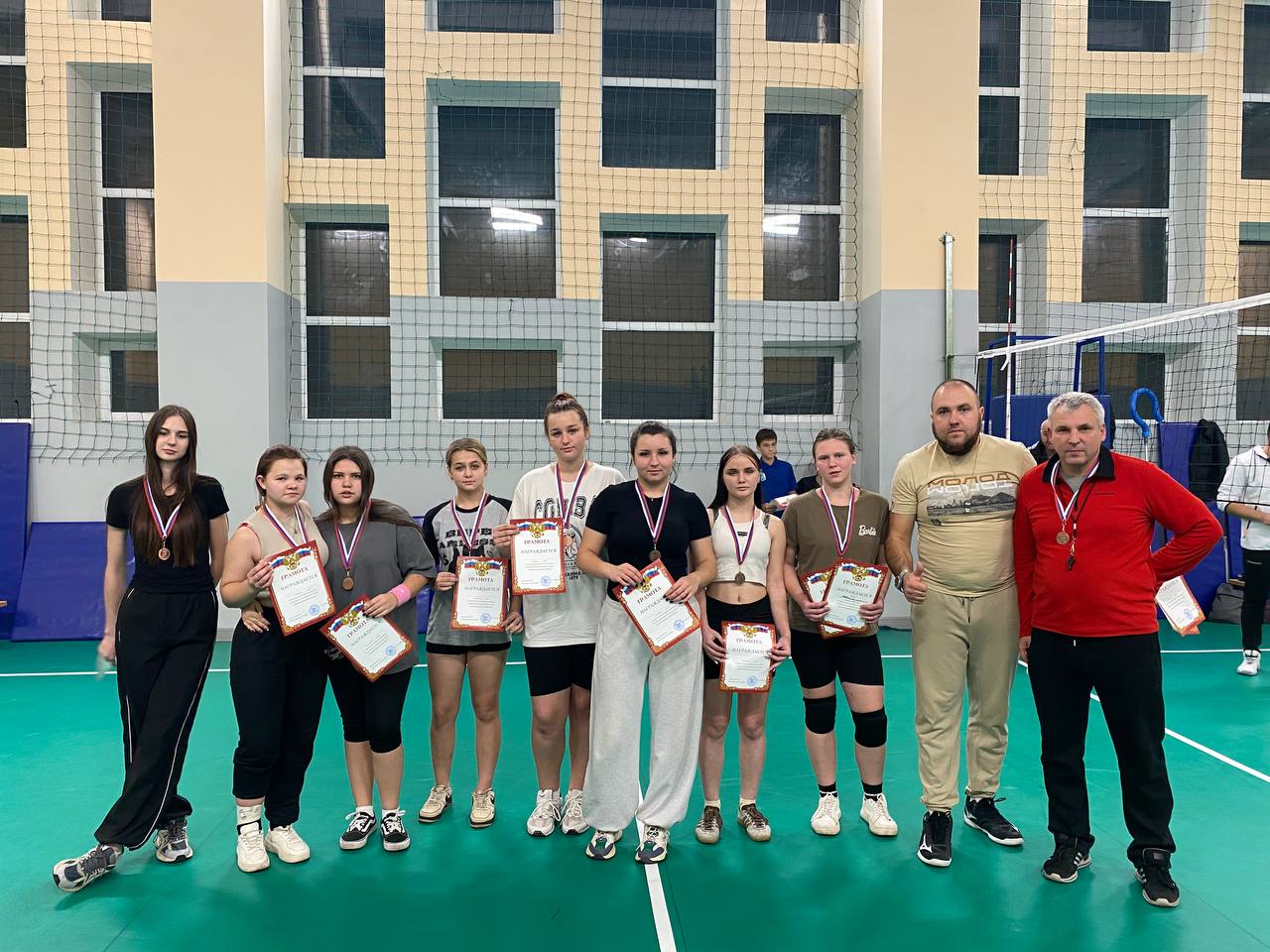 Мини-турнир по волейболу. В спортивном зале с. Ближнее состоялся мини-турнир по волейболу среди девушек Мини-турнир по волейболу. В спортивном зале с. Ближнее состоялся мини-турнир по волейболу среди девушек