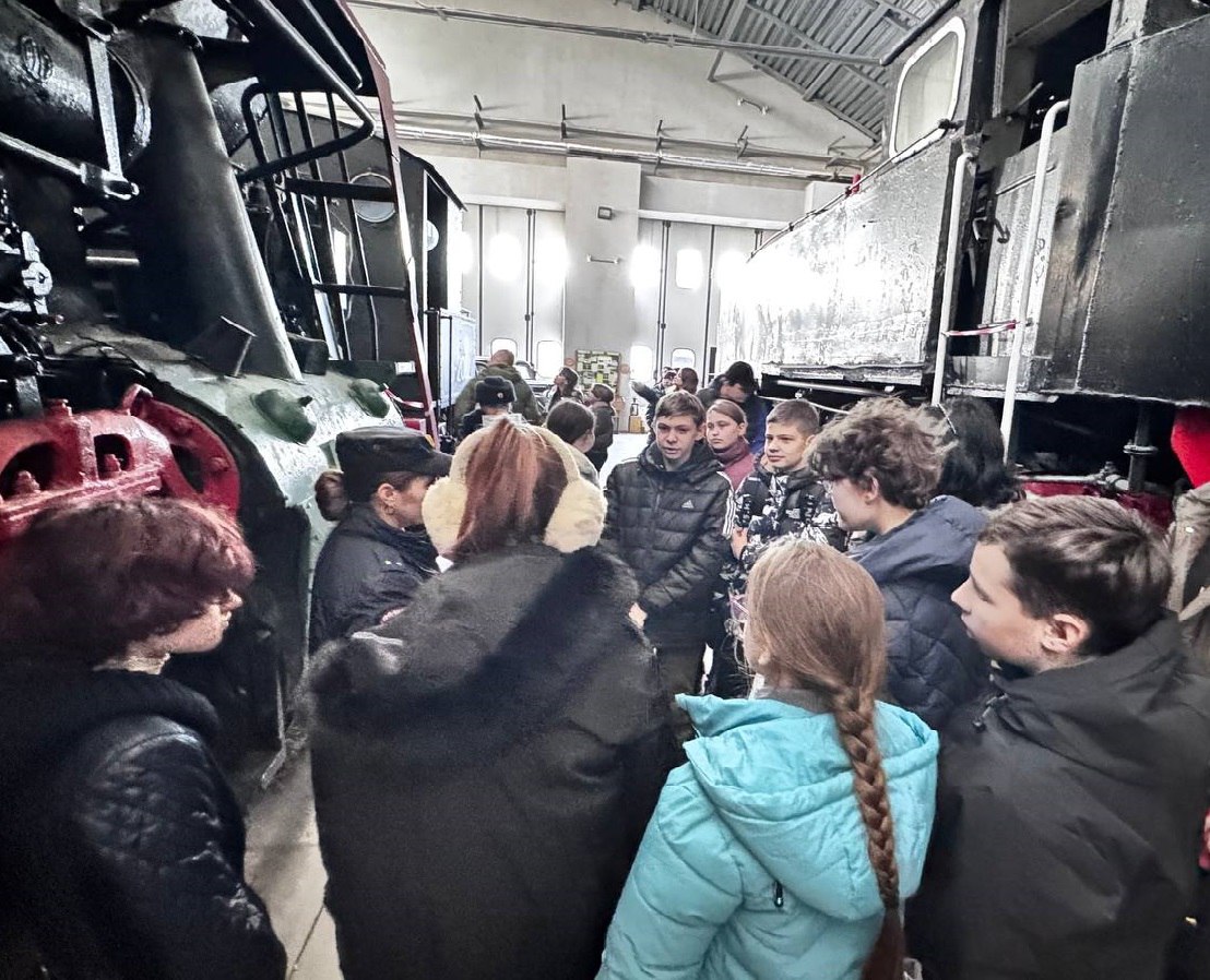 Транспортные полицейские Донецка организовали для школьников экскурсию в музей истории железной дороги Транспортные полицейские Донецка организовали для школьников экскурсию в музей истории железной дороги