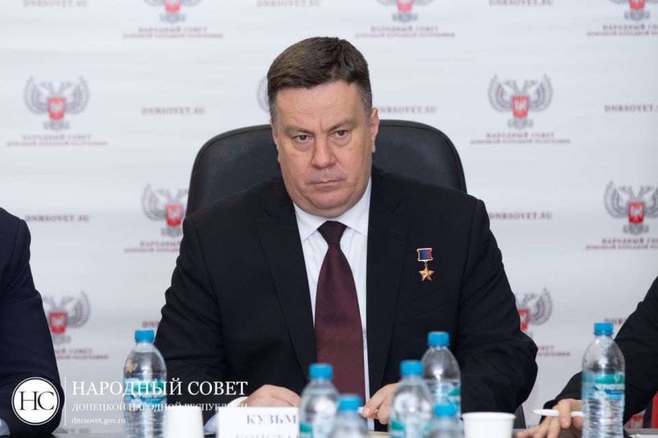 Константин Кузьмин: В рамках визита делегации Верховного Совета Республики Хакасия уделили особенное внимание вопросам патриотического воспитания молодежи Константин Кузьмин: В рамках визита делегации Верховного Совета Республики Хакасия уделили особенное внимание вопросам патриотического воспитания молодежи