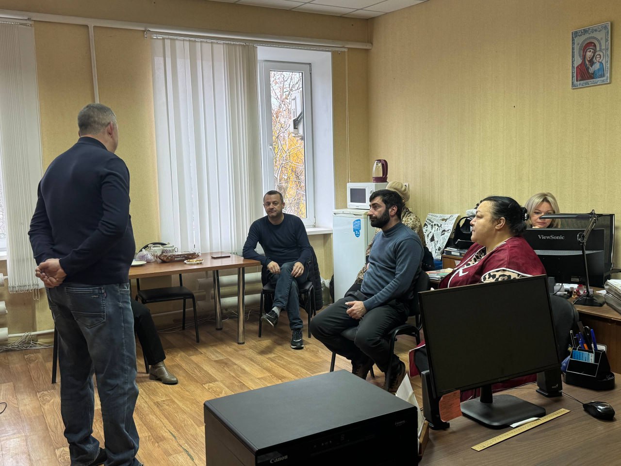 Начальник Старобешевского территориального отдела Администрации Старобешевского муниципального округа Артем Ляшов провел встречу с трудовым МБУ "Старобешевский РЦКиД им П.Н. Ангелиной"