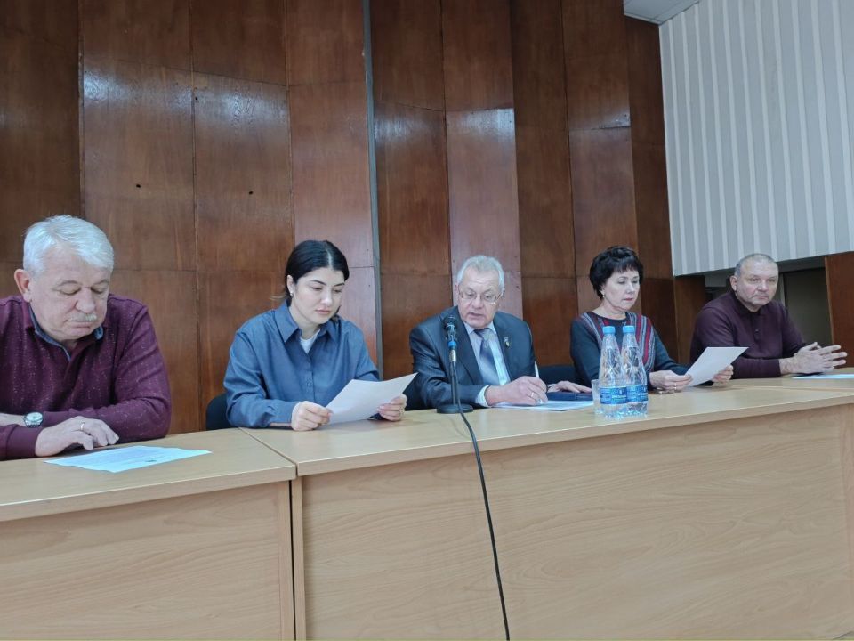 РАБОТА КОМИТЕТОВ. Евгений Куглер провел заседание постоянного комитета по вопросам финансов и бюджета Донецкого городского совета РАБОТА КОМИТЕТОВ. Евгений Куглер провел заседание постоянного комитета по вопросам финансов и бюджета Донецкого городского совета