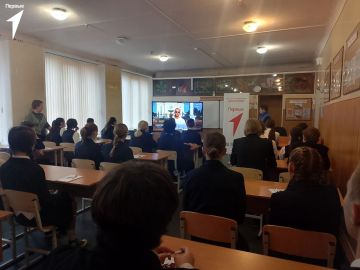 Погружаемся в историю. В рамках реализации культурно-исторического проекта «Донбасс – сердце России» в школе №2 прошла встреча