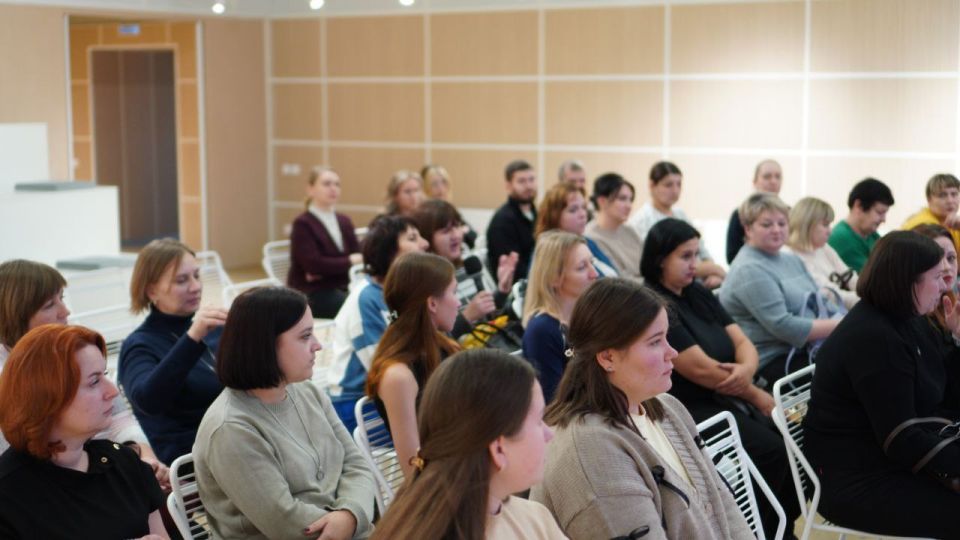 Сотрудники ЦПЭ МВД по ДНР провели мероприятие по профилактике экстремизма в молодежной среде