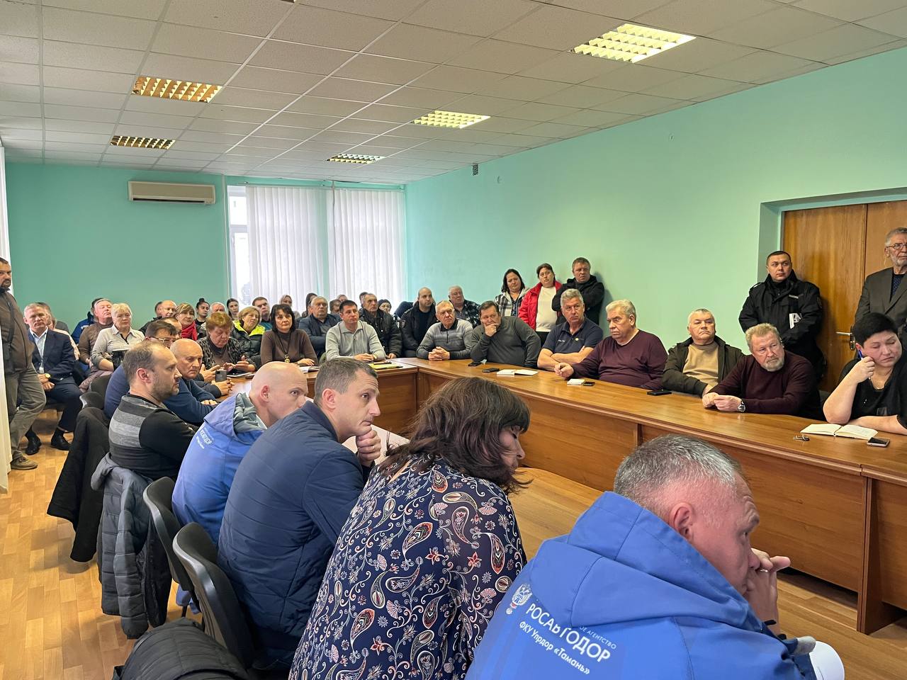 Василий Овчаров: Совместно с представителями ФКУ УПРДОР «ТАМАНЬ» и председателем Новоазовского муниципального совета Алексеем Яновским мы провели встречу с жителями Новоазовска Василий Овчаров: Совместно с представителями ФКУ УПРДОР «ТАМАНЬ» и председателем Новоазовского муниципального совета Алексеем Яновским мы провели встречу с жителями Новоазовска