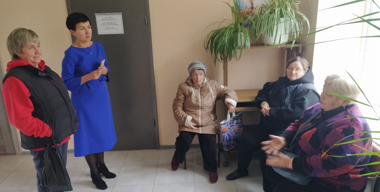 Начальник Виноградненского территориального отдела Администрации Новоазовского муниципального округа Тамара Круликовская встретилась с жителями села Виноградное