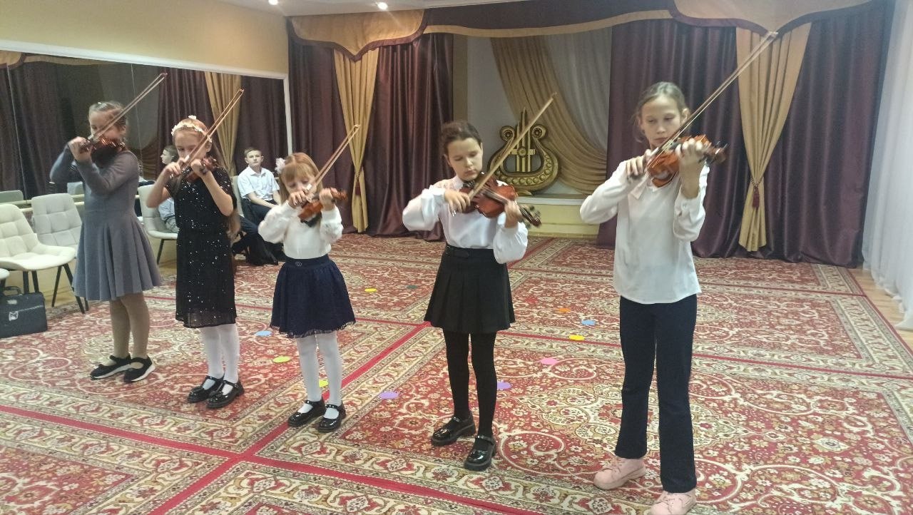 В Кировском прошел незабываемый концерт юных музыкантов В Кировском прошел незабываемый концерт юных музыкантов