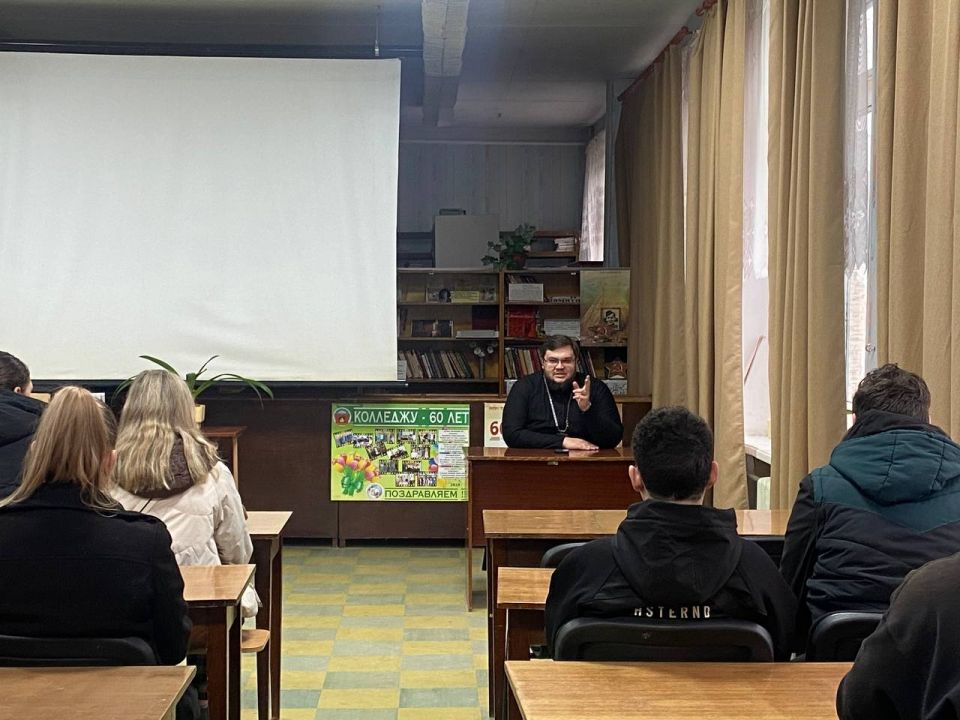 Иван Приходько: 20 ноября в Горловке продолжился цикл встреч-лекций, посвящённых духовно-нравственным ценностям и современным мировоззренческим вызовам Иван Приходько: 20 ноября в Горловке продолжился цикл встреч-лекций, посвящённых духовно-нравственным ценностям и современным мировоззренческим вызовам