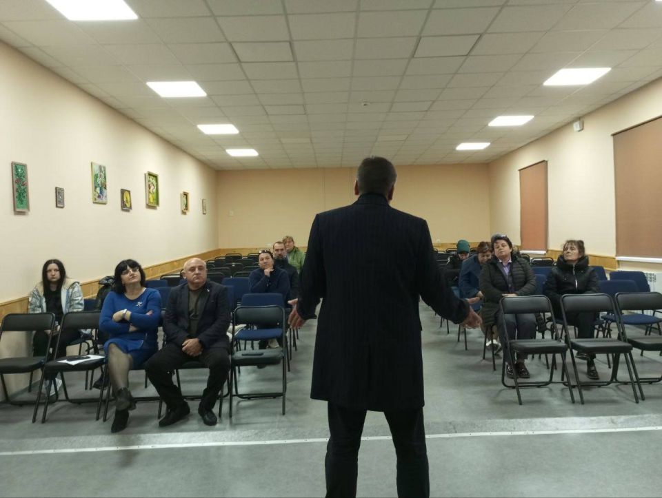 В первичных отделениях Мангушского местного отделения партии «Единая Россия» состоялись общие собрания В первичных отделениях Мангушского местного отделения партии «Единая Россия» состоялись общие собрания