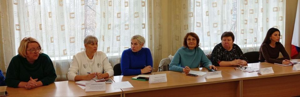 Наталья Бегуненко: В Управе Петровского внутригородского района Администрации городского округа Донецк прошло заседание Комиссии по делам несовершеннолетних и защите их прав Наталья Бегуненко: В Управе Петровского внутригородского района Администрации городского округа Донецк прошло заседание Комиссии по делам несовершеннолетних и защите их прав