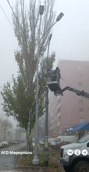 Мариупольские энергетики проверили работу электросетей и шкафов управления освещением Мариупольские энергетики проверили работу электросетей и шкафов управления освещением