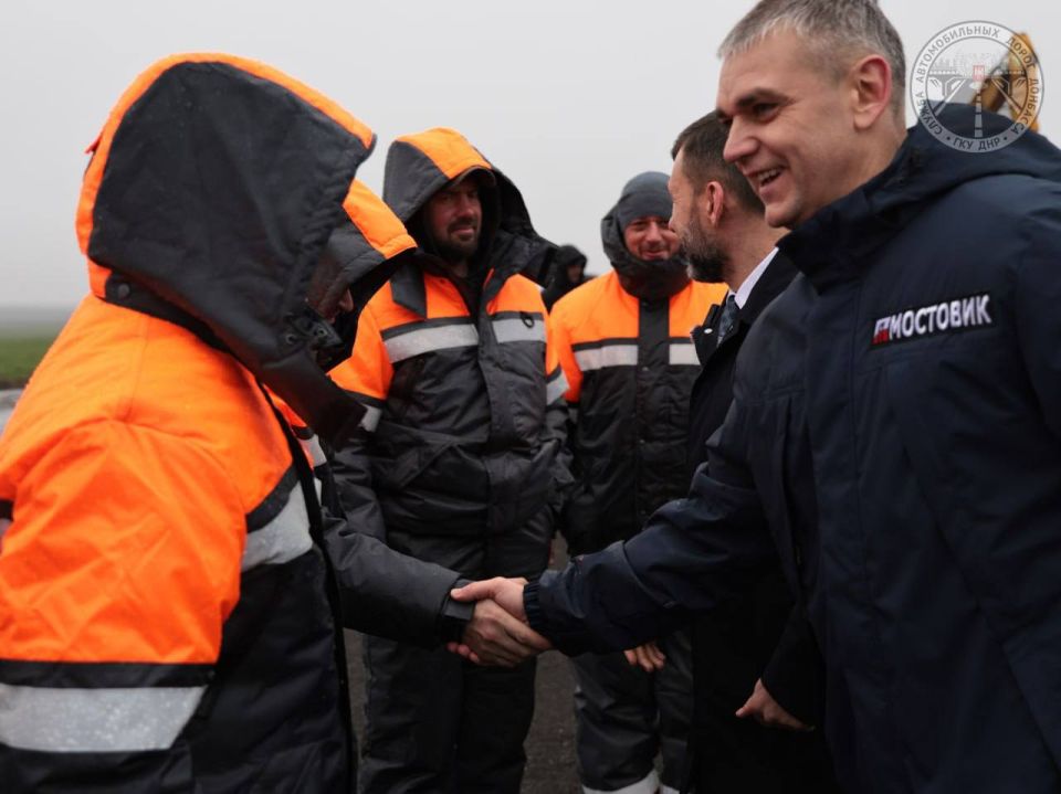 Плюс 113 километров обновленного дорожного покрытия на одной из ключевых автомобильных дорог Республики - «Донецк-Новоазовск-Седово» Плюс 113 километров обновленного дорожного покрытия на одной из ключевых автомобильных дорог Республики - «Донецк-Новоазовск-Седово»
