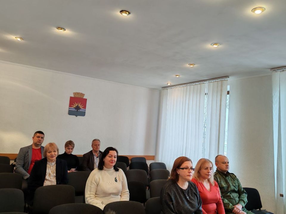 Внеочередное заседание Торезского городского совета Внеочередное заседание Торезского городского совета