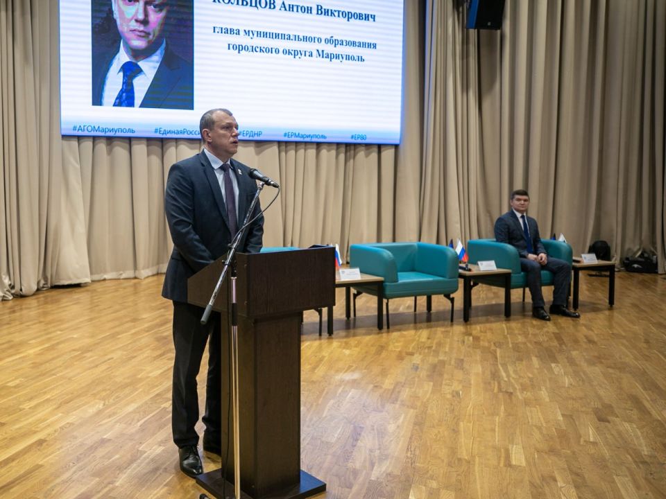 Антон Кольцов: Принял полномочия секретаря Местного отделения ВПП "Единая Россия" Антон Кольцов: Принял полномочия секретаря Местного отделения ВПП "Единая Россия"