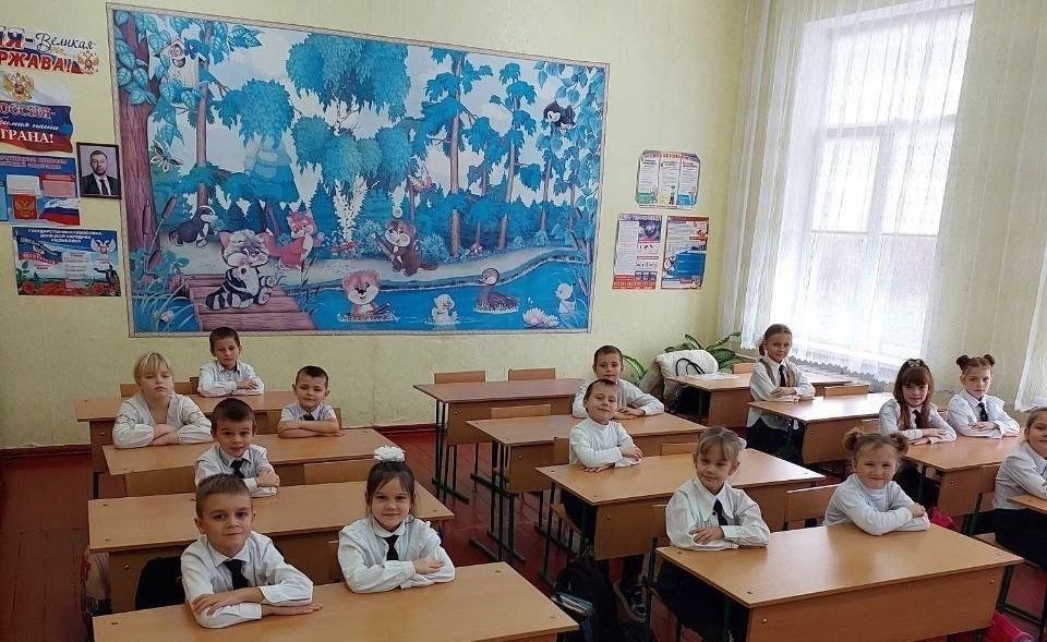 20 ноября активисты Женского движения партии Единая Россия, библиотекари Центральной городской детской библиотеки провели для юных читателей познавательные и увлекательные мероприятия, посвященные Всемирному дню ребёнка 20 ноября активисты Женского движения партии Единая Россия, библиотекари Центральной городской детской библиотеки провели для юных читателей познавательные и увлекательные мероприятия, посвященные Всемирному дню ребёнка