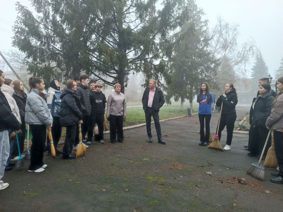Сергей Юзвинкевич: Сегодня в с. Заря, встретился с ребятами из ГБОУ "Зарянская школа Володарского м.о." и ГБОУ "Кальчикская школа Володарского м.о.", активистами "Молодой Гвардии" Сергей Юзвинкевич: Сегодня в с. Заря, встретился с ребятами из ГБОУ "Зарянская школа Володарского м.о." и ГБОУ "Кальчикская школа Володарского м.о.", активистами "Молодой Гвардии"