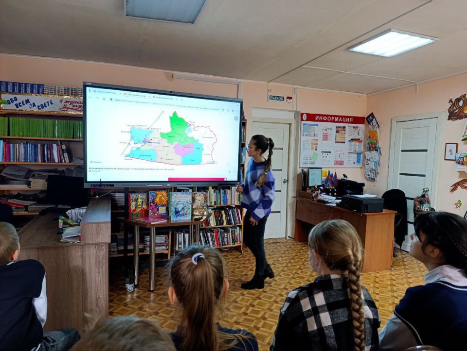 «Сказочный компас». Сегодня, 21 ноября, в центральной городской библиотеке состоялся телемост, на котором ученики 3 класса ГБОУ «Школа № 6 Ясиноватского МО» встретились со своими сверстниками из города Гвардейска... «Сказочный компас». Сегодня, 21 ноября, в центральной городской библиотеке состоялся телемост, на котором ученики 3 класса ГБОУ «Школа № 6 Ясиноватского МО» встретились со своими сверстниками из города Гвардейска...