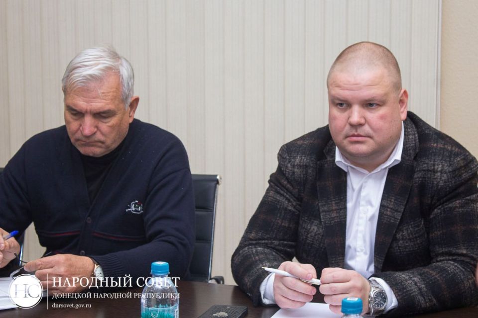 Константин Кузьмин: Провел рабочее совещание с Президиумом Народного Совета и председателями комитетов парламента Константин Кузьмин: Провел рабочее совещание с Президиумом Народного Совета и председателями комитетов парламента