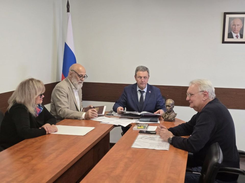 Михаил Желтяков: Сегодня состоялась важная и вдохновляющая встреча с народным художником России, академиком Российской Академии Художеств — Салаватом Щербаковым