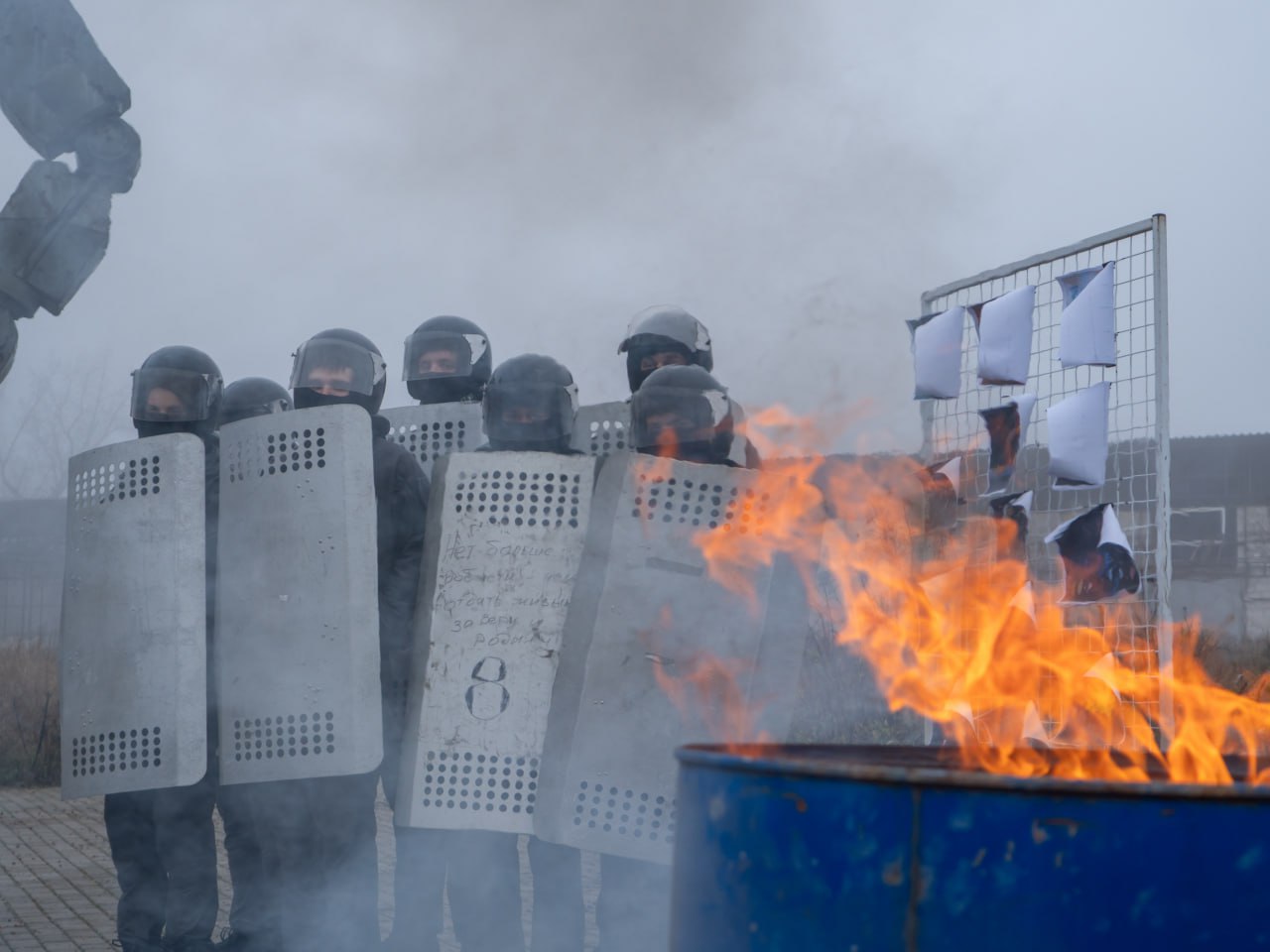 12 лет «майдану» в Киеве: в ДНР возложили цветы погибшим бойцам «Беркута» 12 лет «майдану» в Киеве: в ДНР возложили цветы погибшим бойцам «Беркута»