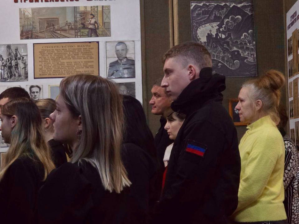 Мы помним! Мы гордимся!. 19 ноября заместитель Председателя Молодежного Парламента ДНР Богдан Зайцев и заместитель председателя Комитета по патриотическому воспитанию и социальной адаптации молодежи, участвующей в боевых... Мы помним! Мы гордимся!. 19 ноября заместитель Председателя Молодежного Парламента ДНР Богдан Зайцев и заместитель председателя Комитета по патриотическому воспитанию и социальной адаптации молодежи, участвующей в боевых...