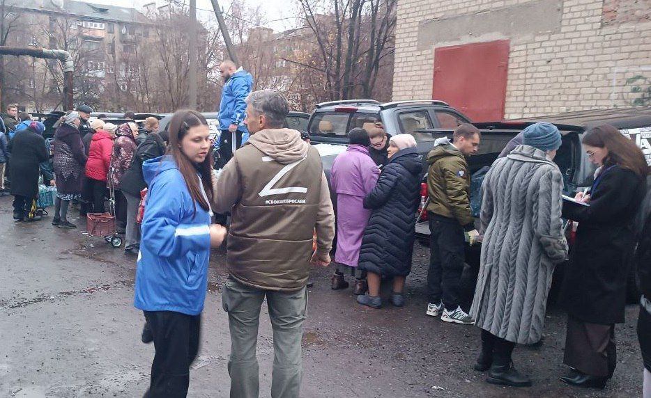 Сергей Ярош провел сход граждан в Красногвардейском районе Макеевки Сергей Ярош провел сход граждан в Красногвардейском районе Макеевки