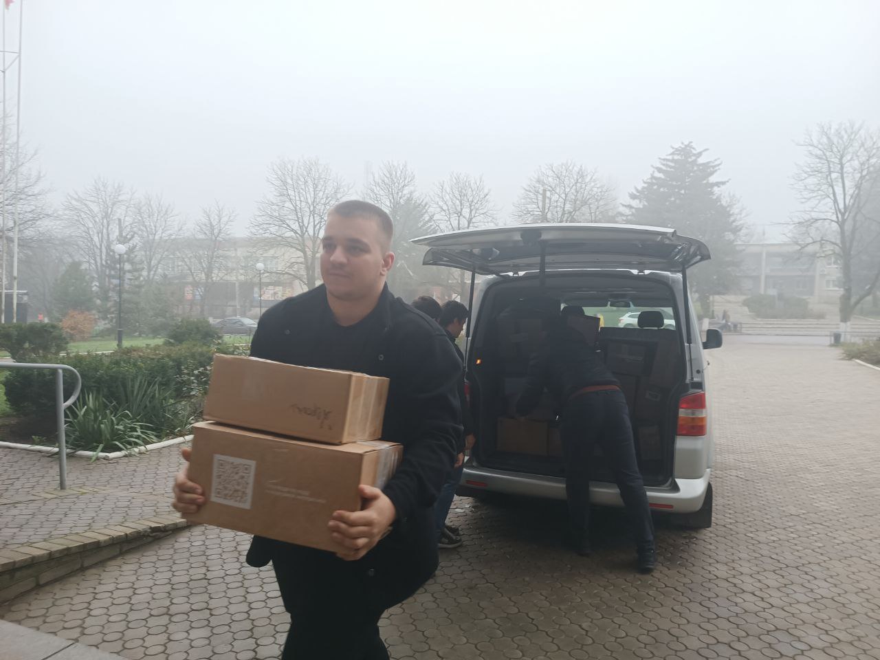 Сергей Юзвинкевич: Невозможно остаться равнодушным, когда видишь, как люди объединяются, чтобы помочь тем, кто оказался в трудной ситуации Сергей Юзвинкевич: Невозможно остаться равнодушным, когда видишь, как люди объединяются, чтобы помочь тем, кто оказался в трудной ситуации