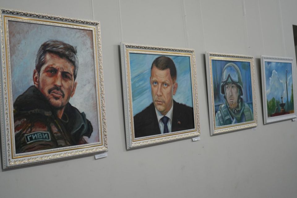 Михаил Желтяков: Сегодня, 21 ноября, в стенах Дома художника состоялась торжественная церемония открытия Республиканской выставки творческих работ наших талантливых педагогов и учащихся образовательных учреждений сферы...