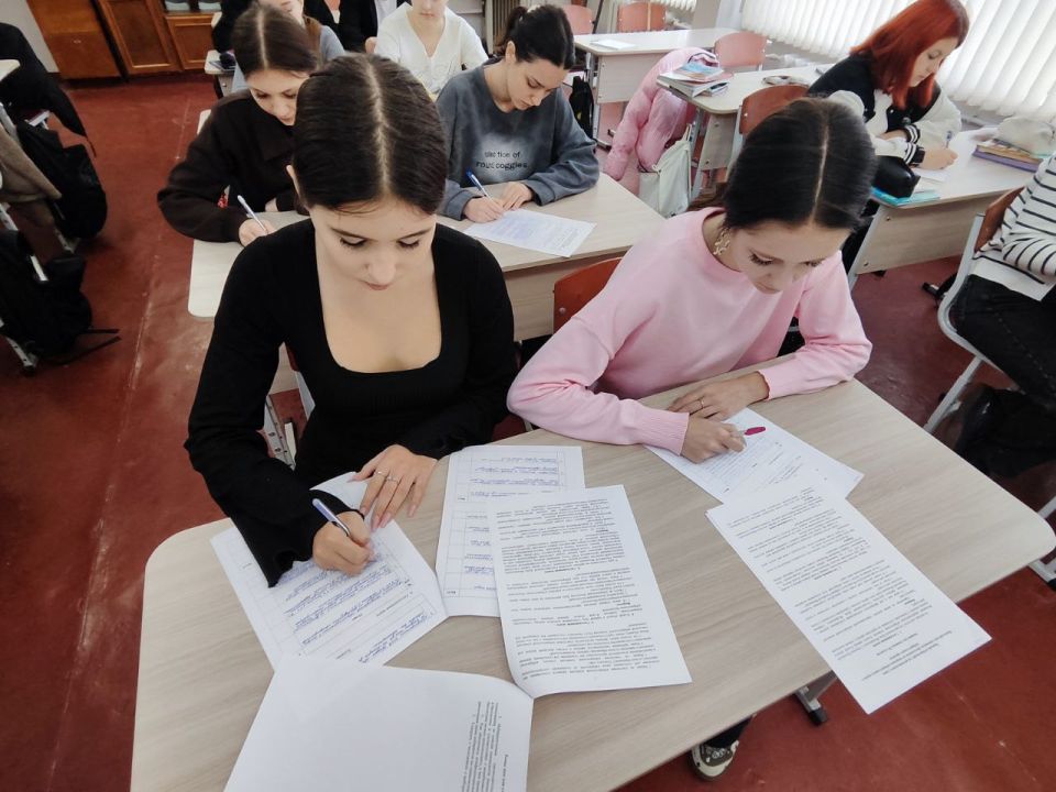 “Избирательный марафон” в ДНР: Определены победители первого тура! “Избирательный марафон” в ДНР: Определены победители первого тура!
