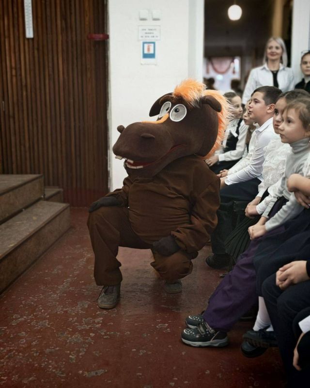 Сегодня, 21 ноября, в концертном зале Харцызской детской школы искусств проходил очень важный и трогательный праздник для первоклассников, их родителей и преподавателей - посвящение в музыканты "Юные таланты" Сегодня, 21 ноября, в концертном зале Харцызской детской школы искусств проходил очень важный и трогательный праздник для первоклассников, их родителей и преподавателей - посвящение в музыканты "Юные таланты"