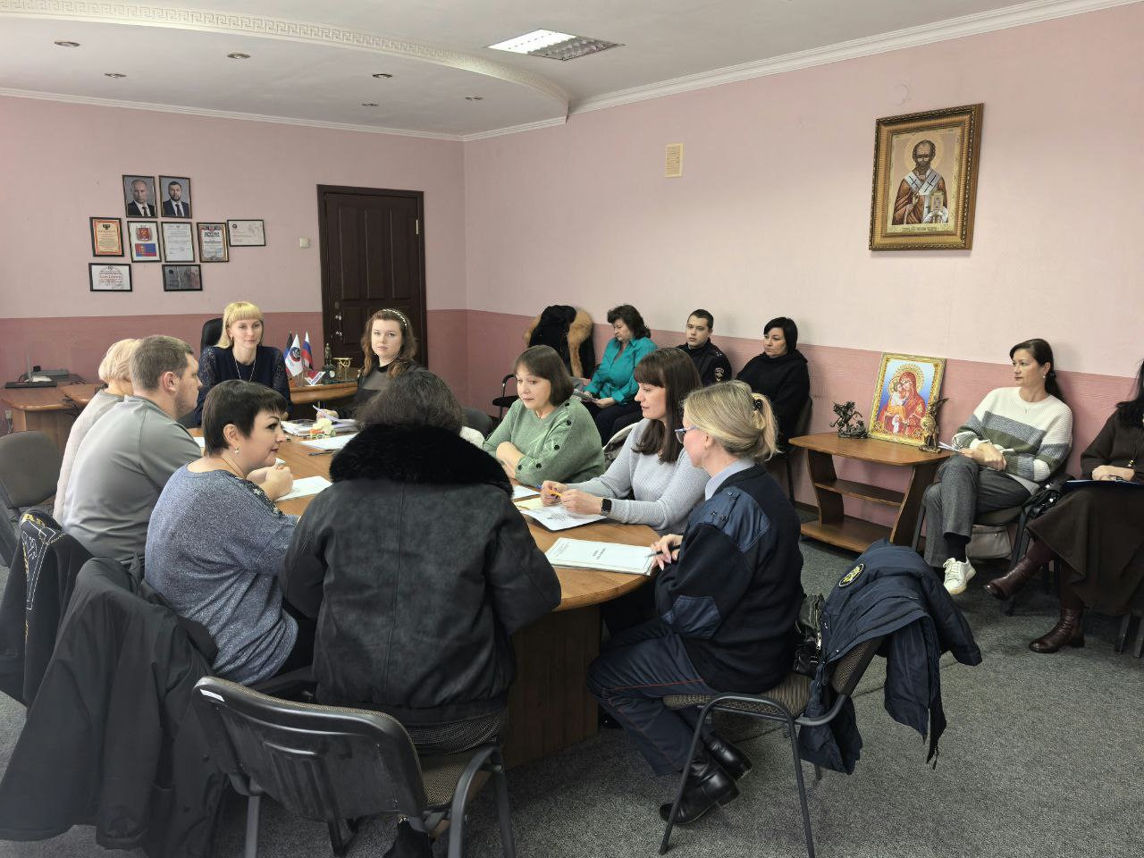 ЗАСЕДАНИЕ КОМИССИИ ПО ДЕЛАМ НЕСОВЕРШЕННОЛЕТНИХ И ЗАЩИТЕ ИХ ПРАВ НА ТЕРРИТОРИИ ЯСИНОВАТСКОГО МУНИЦИПАЛЬНОГО ОКРУГА