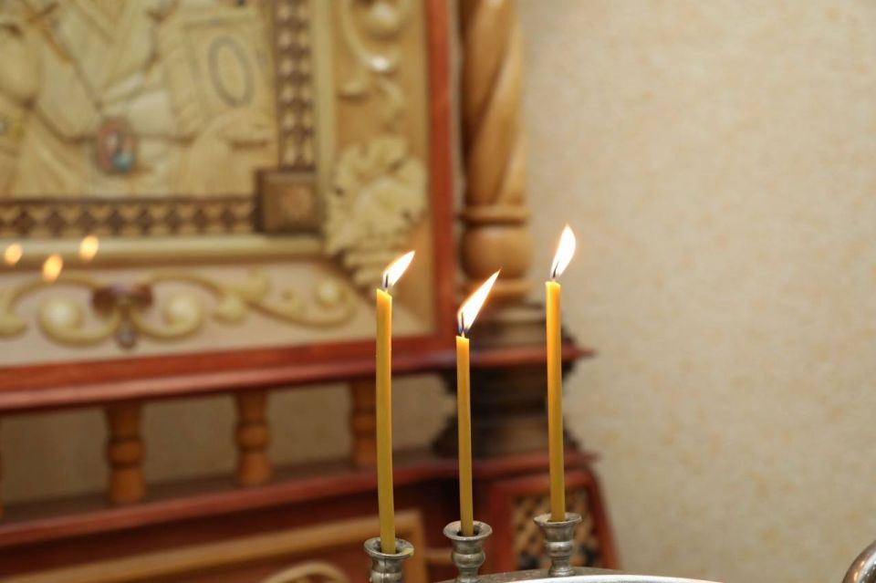 Осужденных ИК-10 посетил священнослужитель