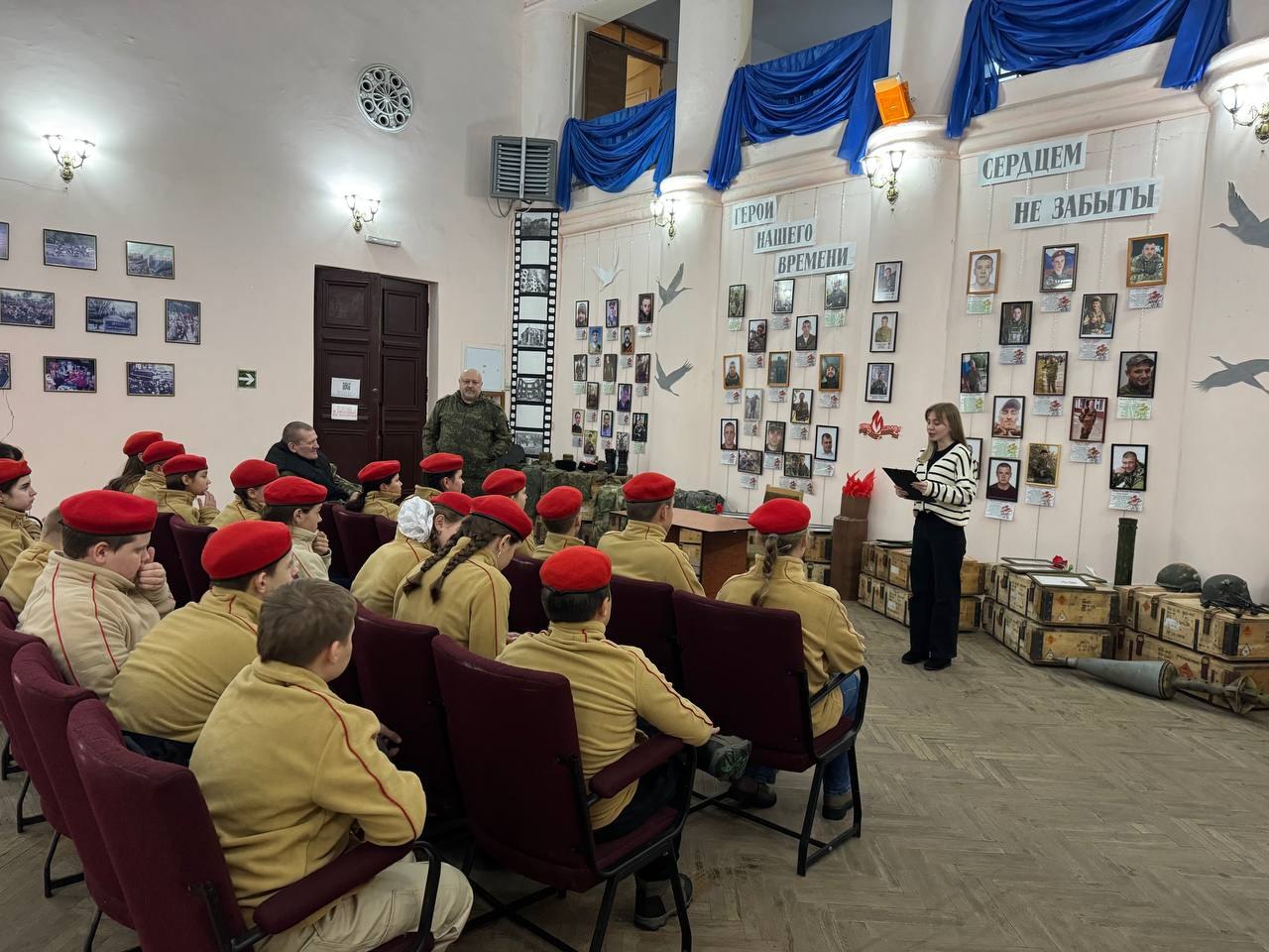 Ветераны-защитники Родины провели урок мужества Ветераны-защитники Родины провели урок мужества