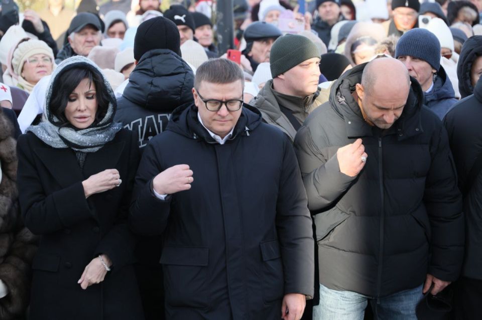 Артём Жога: Открыли в Челябинске скульптурную композицию "Собор Архистратига Михаила" Артём Жога: Открыли в Челябинске скульптурную композицию "Собор Архистратига Михаила"
