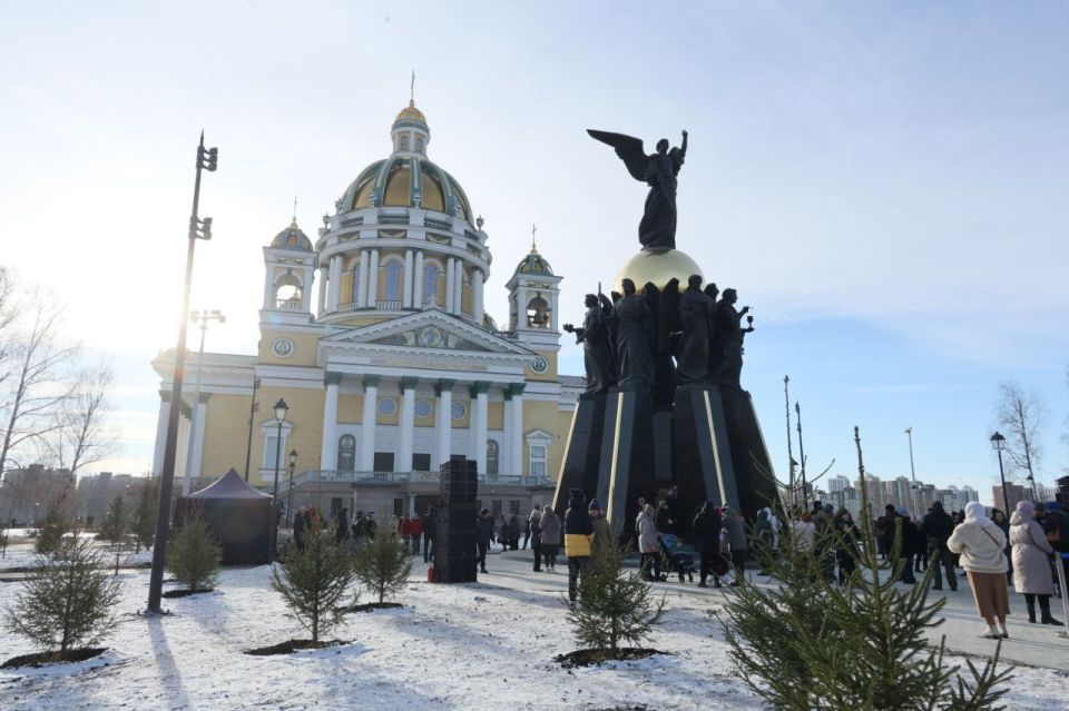 Артём Жога: Открыли в Челябинске скульптурную композицию "Собор Архистратига Михаила" Артём Жога: Открыли в Челябинске скульптурную композицию "Собор Архистратига Михаила"