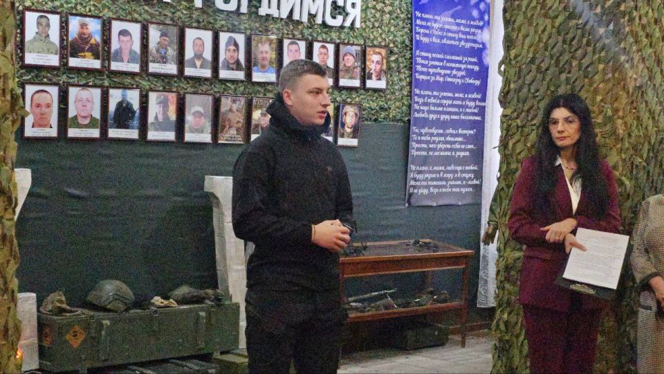 Мы помним! Мы гордимся!. 19 ноября заместитель Председателя Молодежного Парламента ДНР Богдан Зайцев и заместитель председателя Комитета по патриотическому воспитанию и социальной адаптации молодежи, участвующей в боевых... Мы помним! Мы гордимся!. 19 ноября заместитель Председателя Молодежного Парламента ДНР Богдан Зайцев и заместитель председателя Комитета по патриотическому воспитанию и социальной адаптации молодежи, участвующей в боевых...